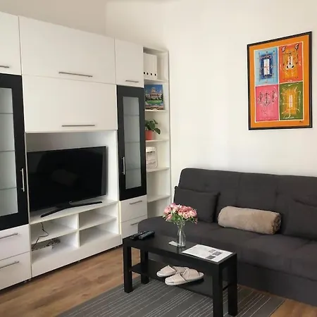 Buda Danube New Renovated Balcony Apartment *